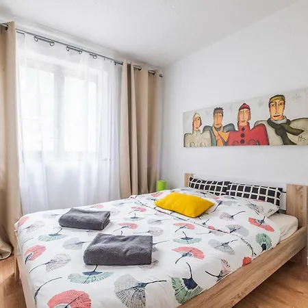 Apartment Sapi Happy Sunny Flat With A Garden